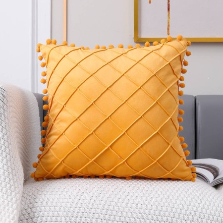 Декоративная подушка с помпонами, желтая 30х50