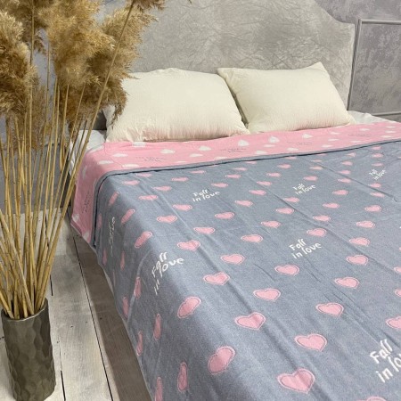 Купить Плед муслиновый (махровое покрывало на кровать) Сердечки розовые Недорогие