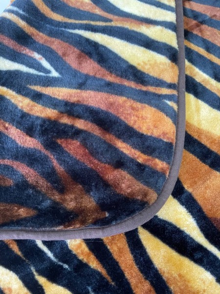Плед на диван тигровый