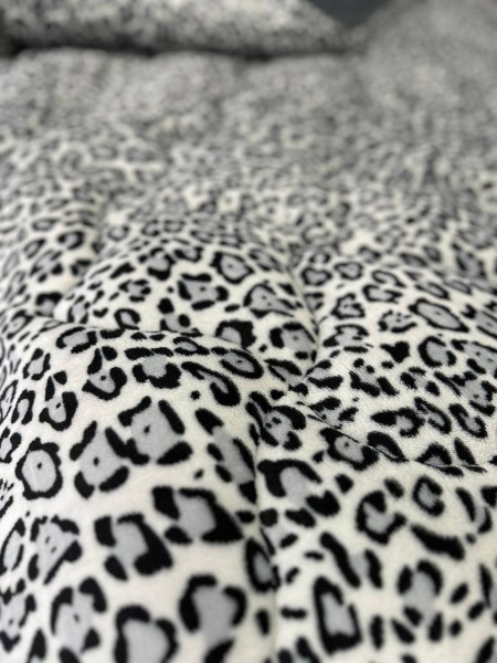 Одеяло из микрофибры двустороннее Леопард