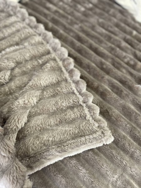 Плюшевый плед микрофибра (покрывало на диван Королевское) Полоска Каменный