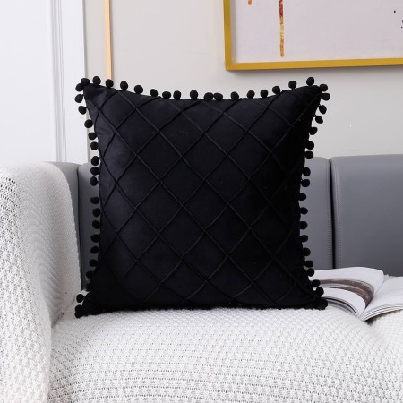 Декоративная подушка с помпонами, черная